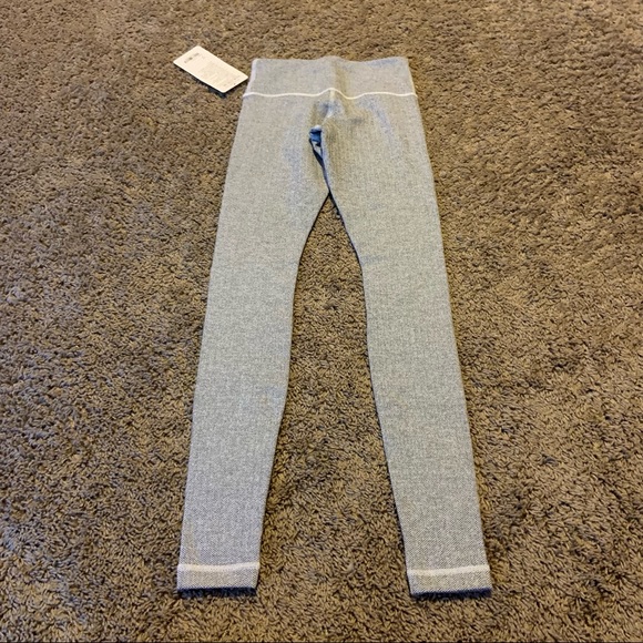 Lululemon Wunder under pant size 2 - Picture 2 of 4